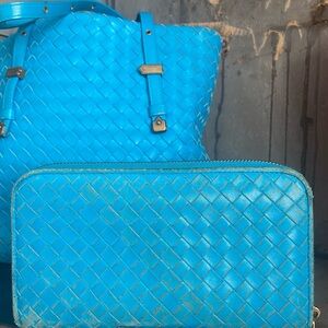 Authentic Bottega Veneta Wallet intrecciato leather blue Luxury